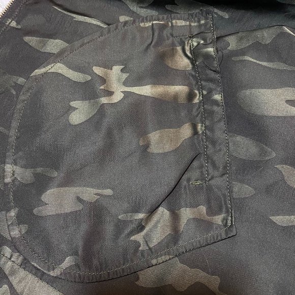 Blank NYC High-Low Windbreaker Camouflage Satin Hooded Jacket Size S - Picture 9 of 10